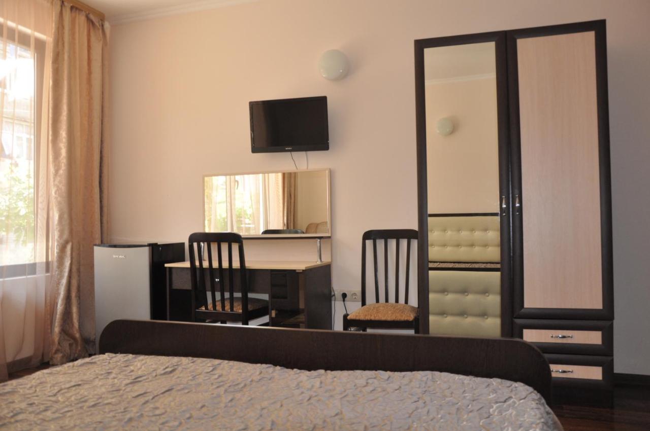 Mini Hotel Lidia New Athos Bagian luar foto